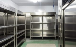 Descubra a importância em optar por móveis em aço inox de qualidade