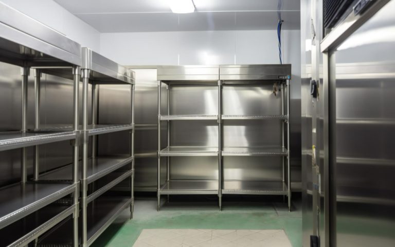 Descubra a importância em optar por móveis em aço inox de qualidade