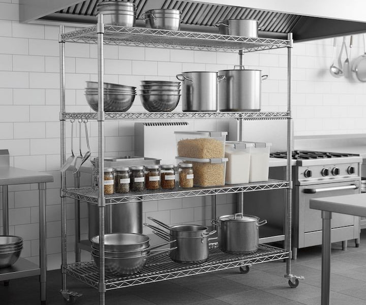 Estante de inox para cozinha industrial: conheça suas vantagens e onde comprar